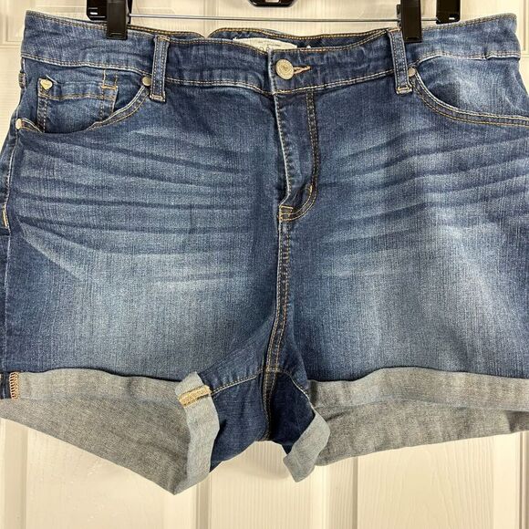 Torrid Women Size 20 Shorts Stretch Rolled Hem Denim Blue Jean Cotton Spandex H4 - Picture 5 of 12